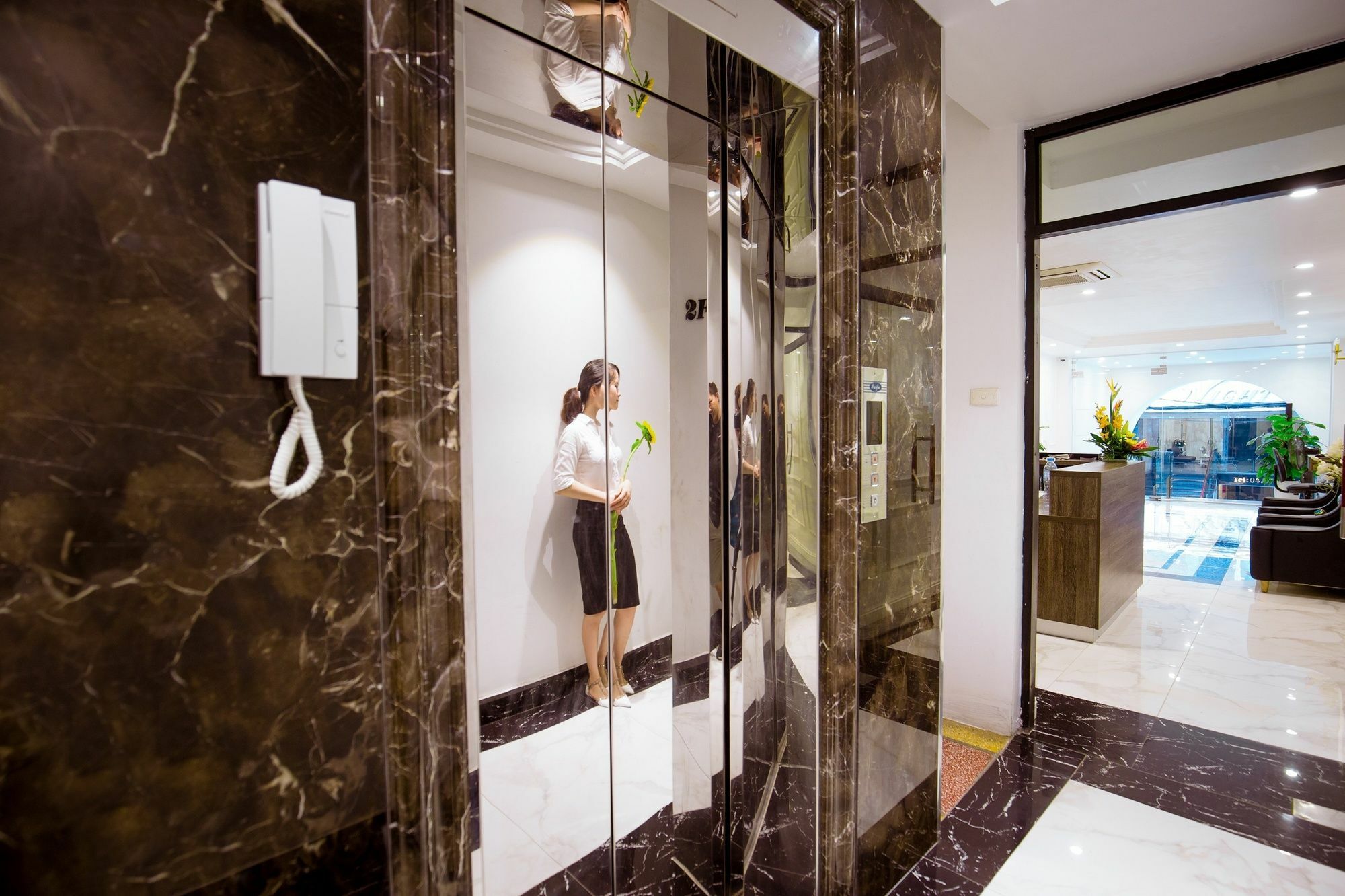 My Linh Hotel Hanoi Exterior photo